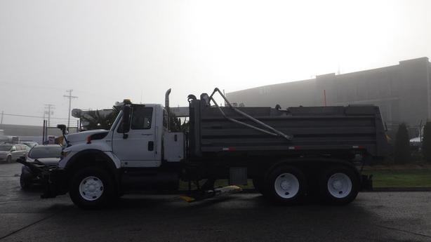 2009 International 7600 Plow/Hook Truck Air Brakes Dually Diesel image 6