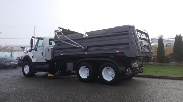 2009 International 7600 Plow/Hook Truck Air Brakes Dually Diesel image 7