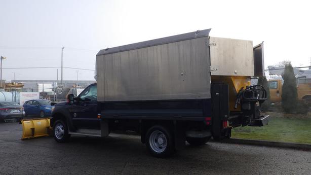 2012 Ford F-550 Plow/Dump And Spreader With Hydraulic Tailgate 4WD Diesel image 7
