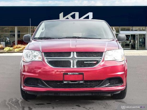 2014 Dodge Grand Caravan SE/SXT Passenger Van image 2