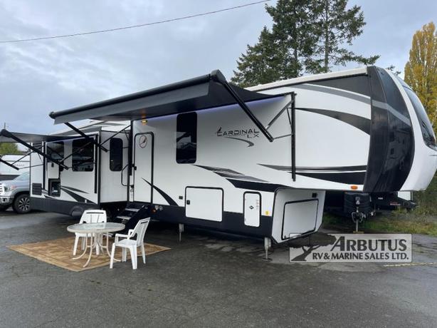 Used 2022 Forest River RV Cardinal Luxury 390FBX image 1