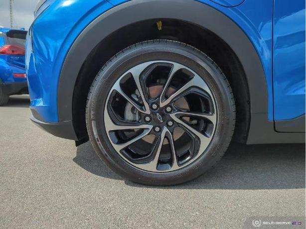 2022 Chevrolet Bolt EUV Premier Front-Wheel Drive image 6