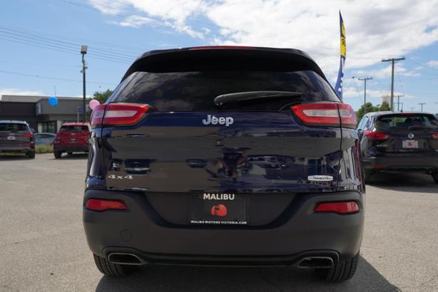 2015 Jeep Cherokee 4WD 4dr North - ONE OWNER / BC VEHICLE image 3