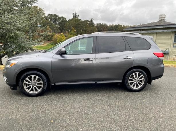 2015 Nissan Pathfinder S image 2