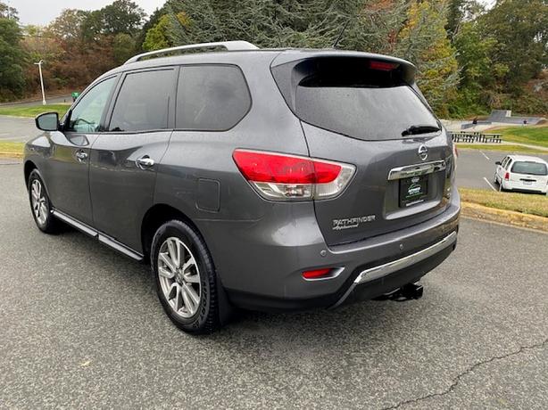 2015 Nissan Pathfinder S image 3