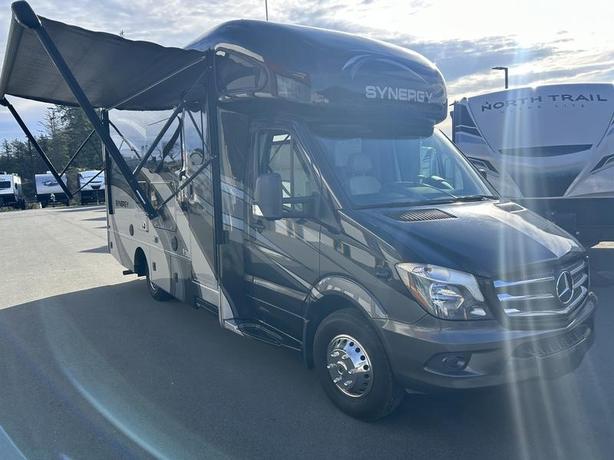 2017 Thor Motor Coach SD24 Synergy image 1