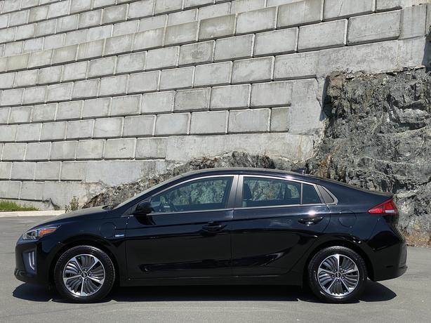 2020 Hyundai Ioniq Preferred FWD-AppLink,Auto Climate,Heated Seats/SW image 5