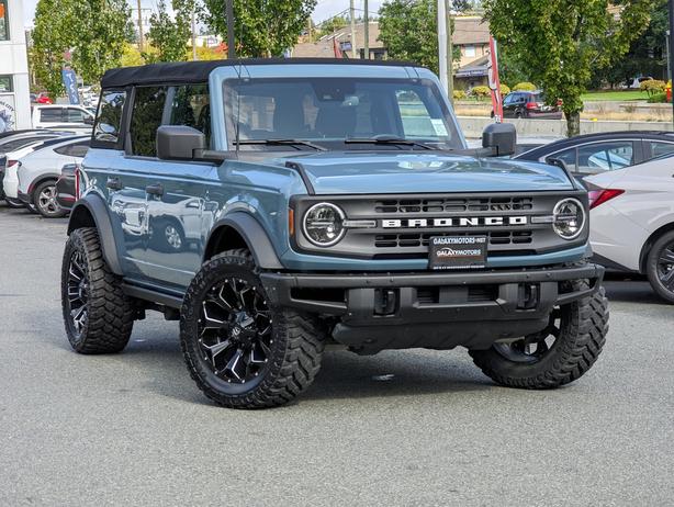 2021 Ford Bronco Black Diamond - No Accidents, Soft Top, Automatic image 3