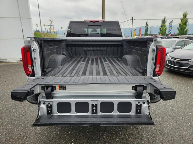 2022 GMC Sierra 3500HD Denali - NO ACCIDENTS! BC ONLY, 4WD image 6