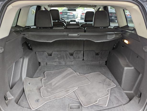 2017 Ford Escape SE - No Accidents, 4x4, Heated Seats, Navigation image 7