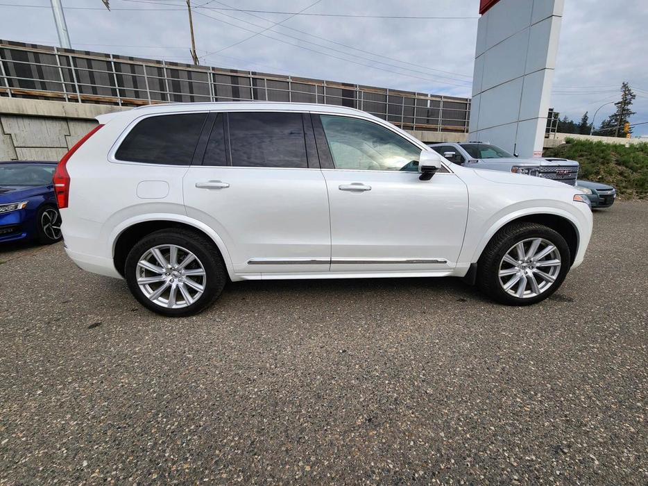 2016 Volvo XC90 T6 Inscription display photo