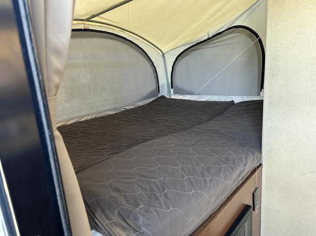 2014 Coleman RV Lantern 171E image 4