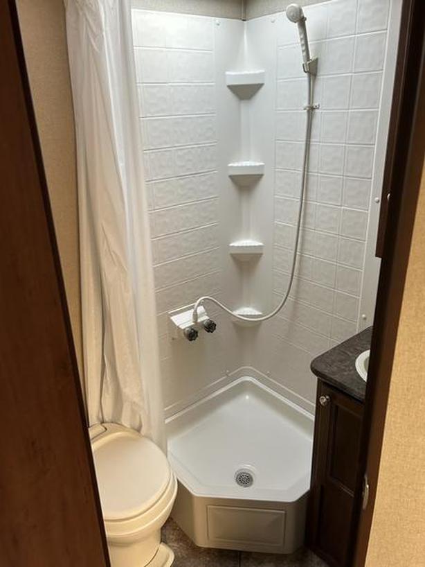 2014 Coleman RV Lantern 171E image 5