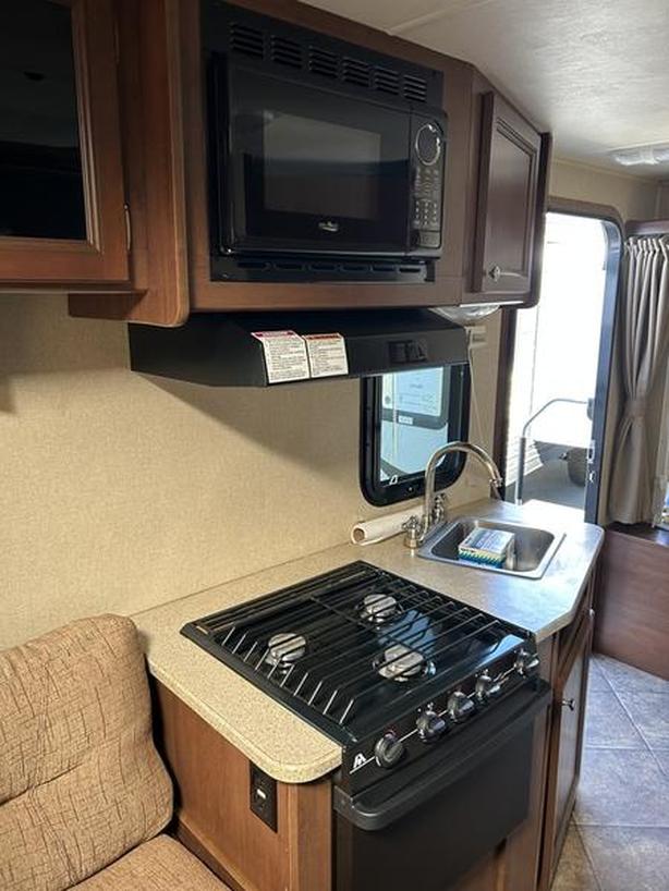 2014 Coleman RV Lantern 171E image 6