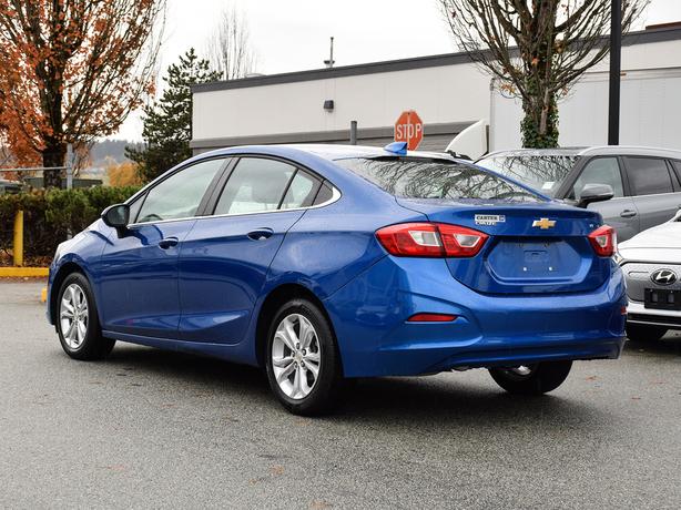 2019 Chevrolet Cruze LT - Parking Sensors, Heated Seats, BlueTooth image 3