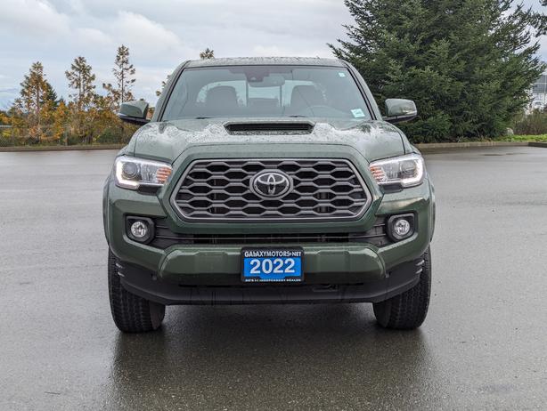 2022 Toyota Tacoma TRD Sport image 2
