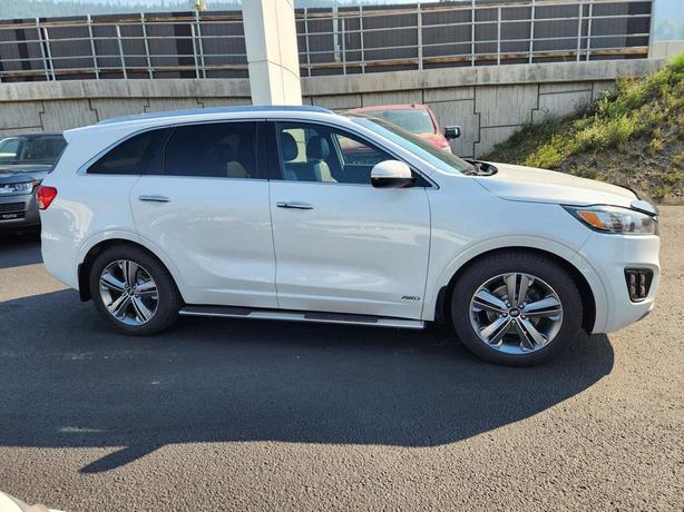 2016 Kia Sorento SX - NO ACCIDENTS, BC ONLY, 3RD ROW SEAT image 4