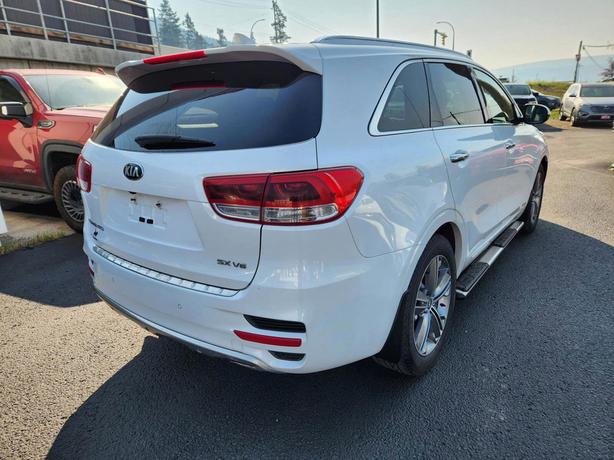 2016 Kia Sorento SX - NO ACCIDENTS, BC ONLY, 3RD ROW SEAT image 5