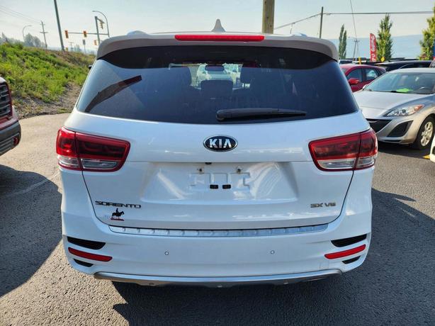 2016 Kia Sorento SX - NO ACCIDENTS, BC ONLY, 3RD ROW SEAT image 6