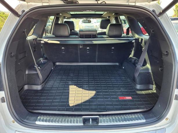 2016 Kia Sorento SX - NO ACCIDENTS, BC ONLY, 3RD ROW SEAT image 7