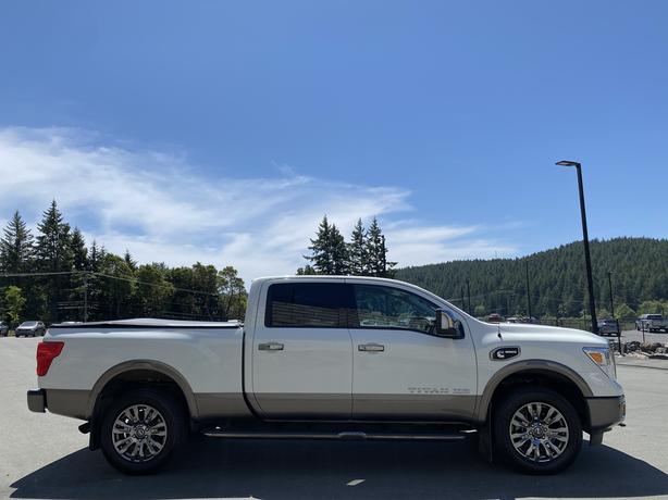 2019 Nissan Titan XD Platinum Reserve 4WD-Navigation,Heated Seats/SW image 3
