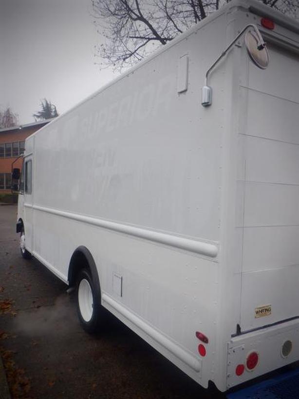 2014 Ford E-450 Utilimaster 18 Foot Cargo step Van With Rear Shelving image 6