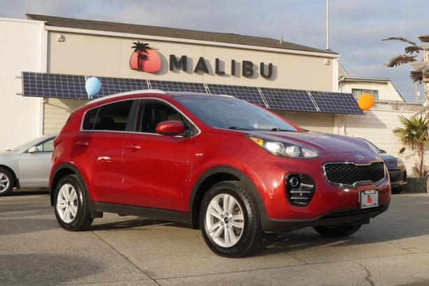 2017 Kia Sportage AWD LX - ONE OWNER / NO ACCIDENTS / BC VEHICLE image 1
