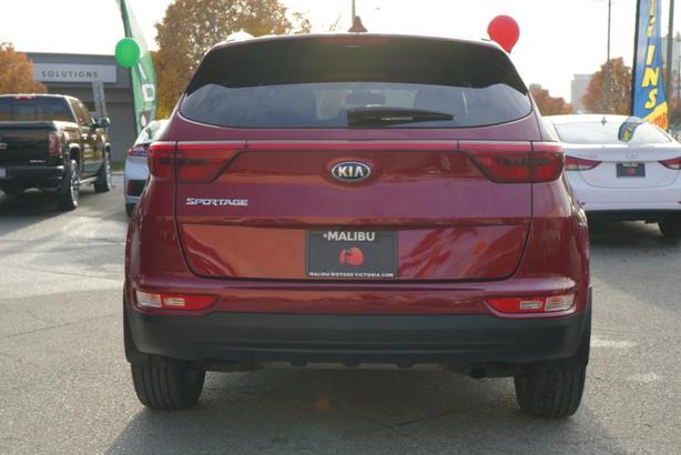 2017 Kia Sportage AWD LX - ONE OWNER / NO ACCIDENTS / BC VEHICLE image 3