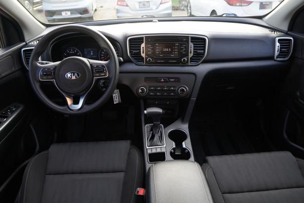 2017 Kia Sportage AWD LX - ONE OWNER / NO ACCIDENTS / BC VEHICLE image 5