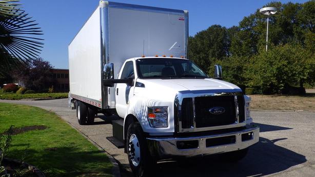 2022 Ford F-750 25 Foot Cube Van With Power Tailgate Diesel image 2