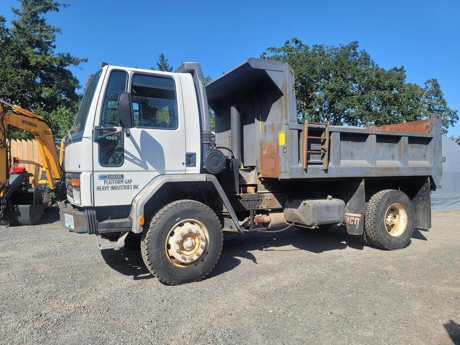 1990 Ford Cargo 8000 display photo