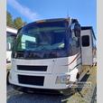 Used 2011 Thor Motor Coach Serrano 31X thumbnail image 2