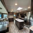 Used 2022 Grand Design Reflection 312BHTS thumbnail image 8