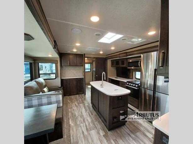 Used 2022 Grand Design Reflection 312BHTS image 8