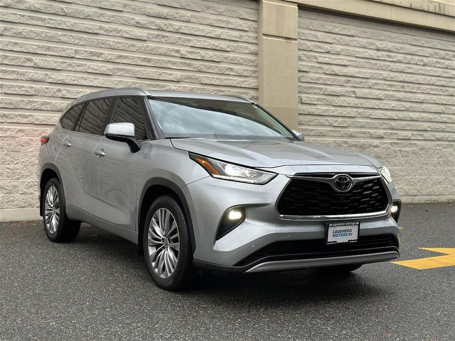 2021 Toyota Highlander display photo