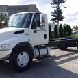 2014 International 4300 Cab and Chassis Diesel With Hydraulic Brakes thumbnail image 5