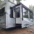 Used 2017 Forest River RV Cardinal 3456RL thumbnail image 4