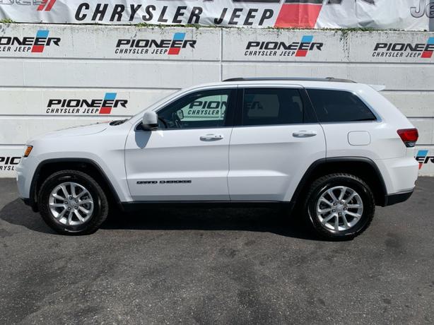 2021 Jeep Grand Cherokee Laredo image 3