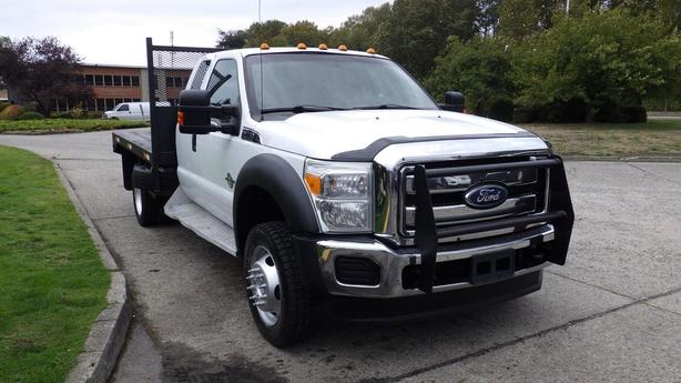 2011 Ford F-550 SuperCab 10 Foot Flat Deck 4WD Diesel image 2