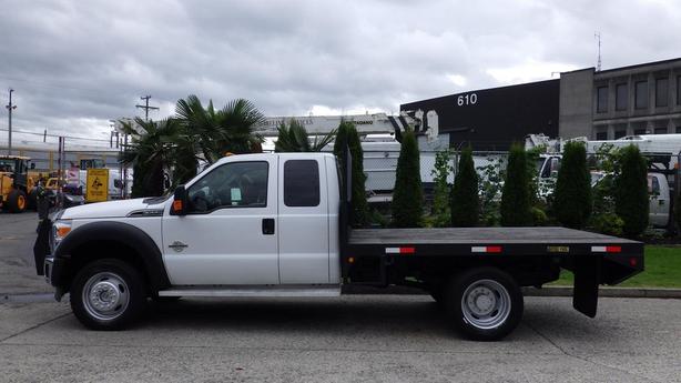 2011 Ford F-550 SuperCab 10 Foot Flat Deck 4WD Diesel image 6
