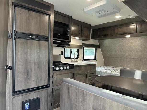 2021 Starcraft Autumn Ridge 172FB image 8