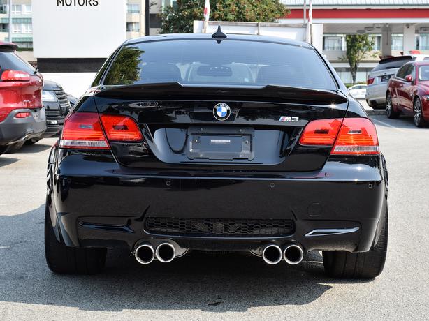 2009 BMW M3 - Parking Sensors, Navi, Heated Seats, Sunroof image 5