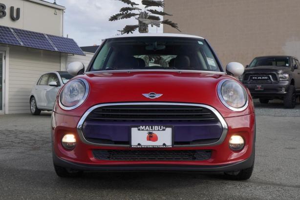 2016 MINI 3 door 3dr HB image 2