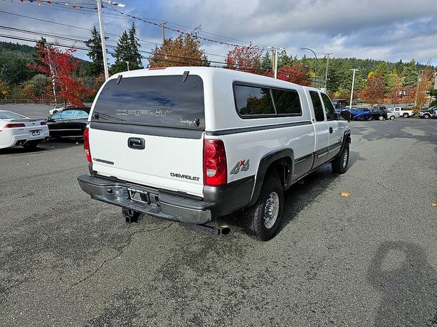 2003 Chevrolet  Silverado 2500HD LT image 4