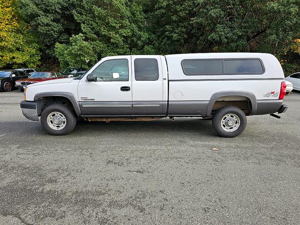 2003 Chevrolet  Silverado 2500HD LT image 6
