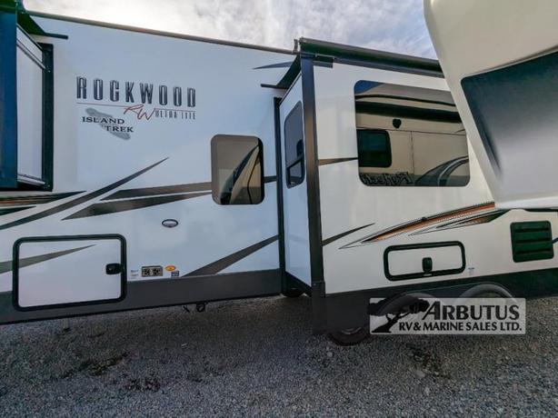 Used 2022 Forest River RV Rockwood 2891BH image 5