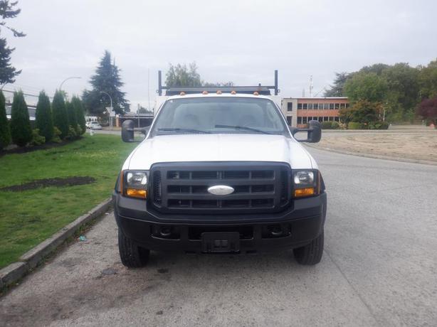 2006 Ford F-450 SD Regular Cab Dump Truck 2WD Diesel image 3