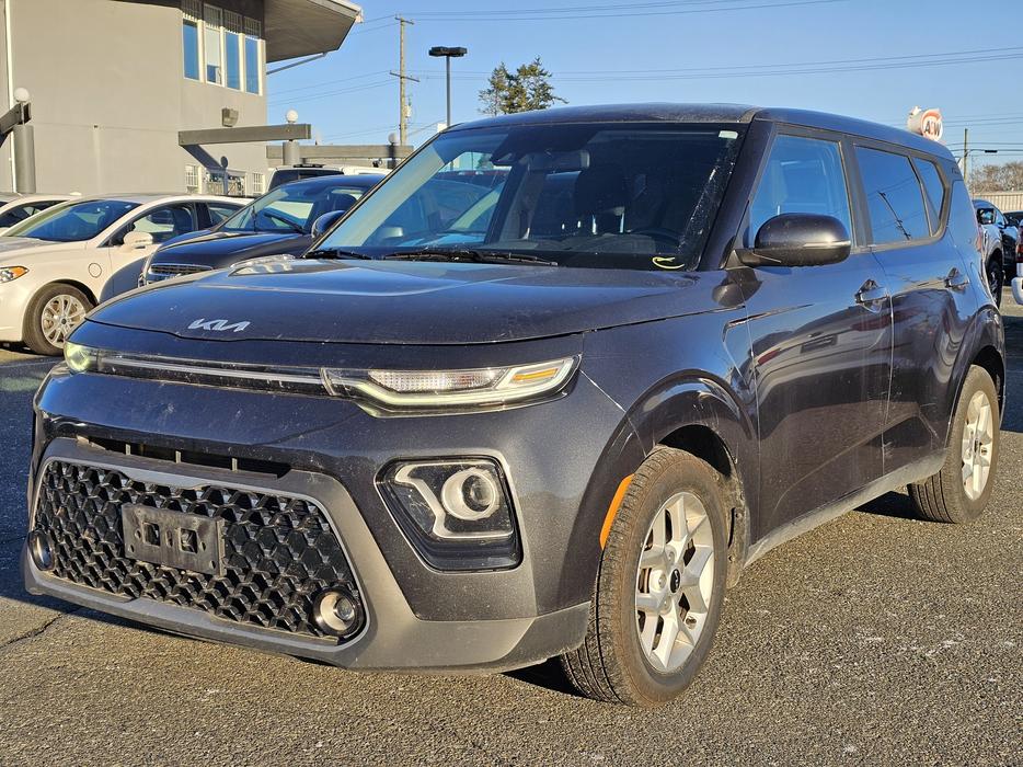 2022 Kia Soul EX FWD-Heated Seats & SW, AC, Backup Cam display photo