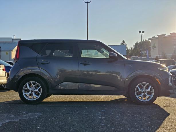 2022 Kia Soul EX FWD-Heated Seats & SW, AC, Backup Cam image 4