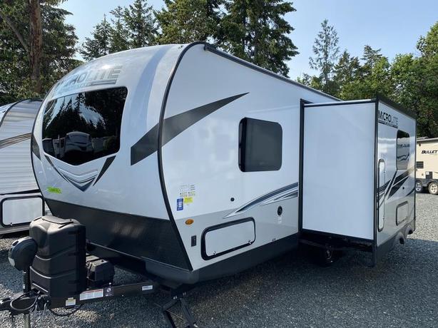 2021 Forest River Flagstaff Micro Lite 22TBS image 3